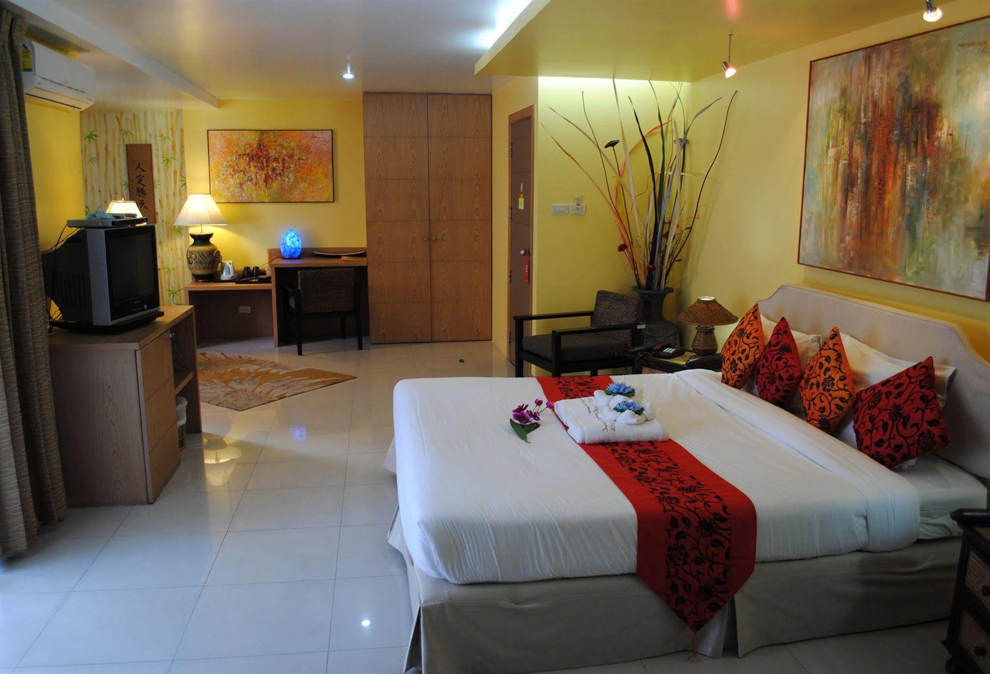 Pasadena Lodge Pattaya Esterno foto